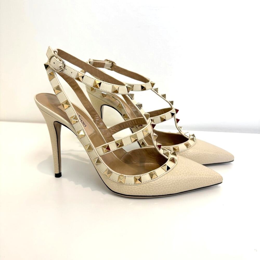 VALENTINO Garavani Cream Leather Gold Rockstud Point Toe Heel 37.5 Stiletto Shoe